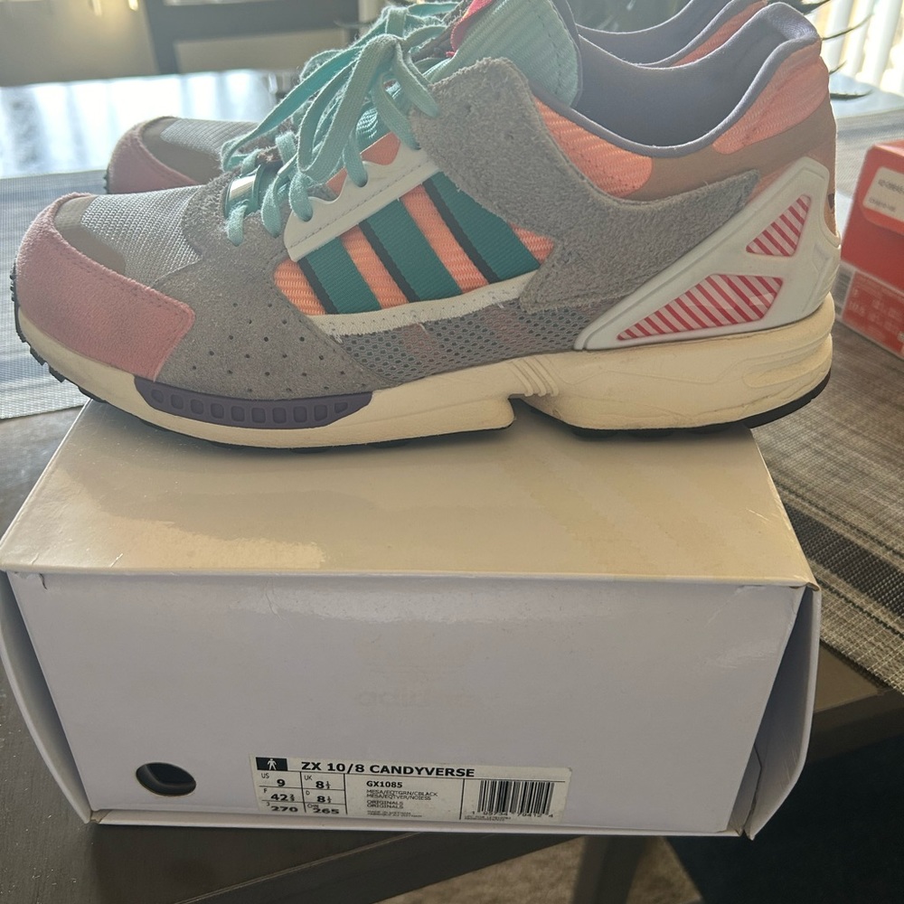 Adidas men’s shoes gently worn